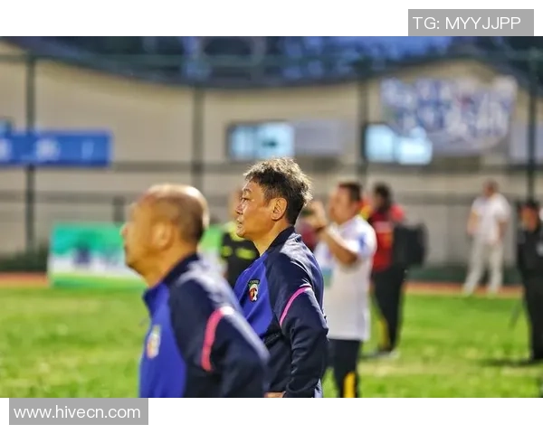 与足球明星面对面时如何得体交流的技巧与建议